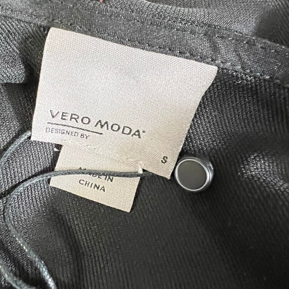 Vero Moda Black Tencel Drawstring Waist Lace Shoulder Romper Size Small - Picture 7 of 8